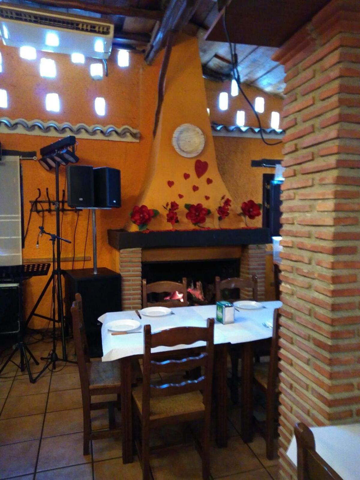 Hotel Corona De Atarfe Exterior photo